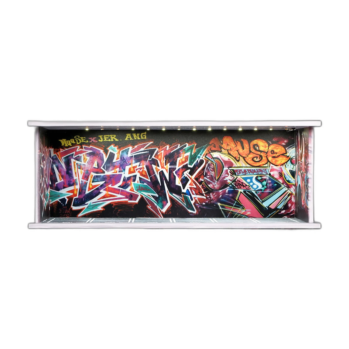1:64 Diecast Display Case – Garage Scene Series, Graffiti Wall base