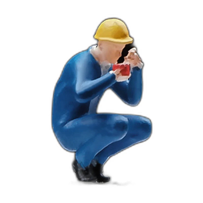 1:64 Miniature Figures – 50 People, Animals & Props, Worker Crouching – Blue base