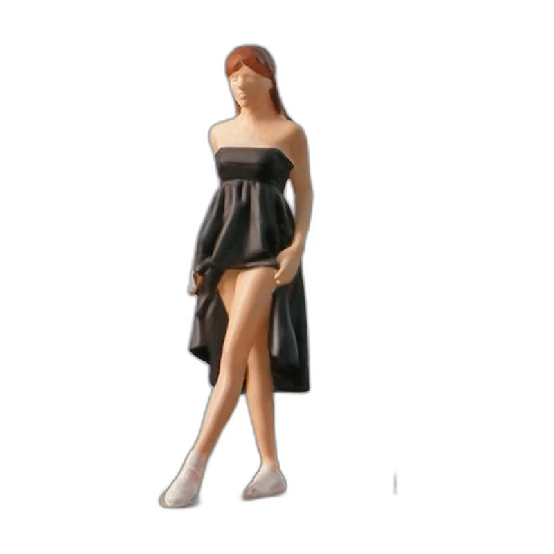 1:64 Miniature Figures – 50 People, Animals & Props, Long Dress – Black base